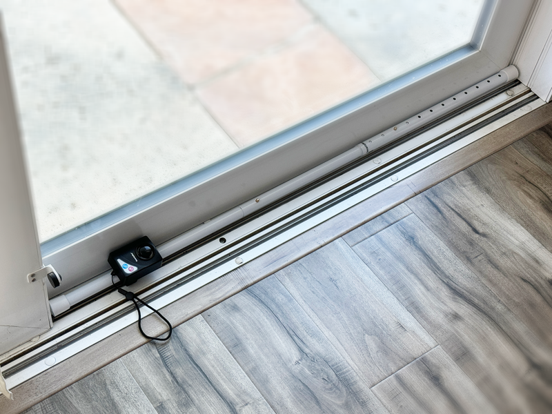 Top Rated 2-in-1 Door Security Bar 2025 – SecurityMan for Home & Travel Safety