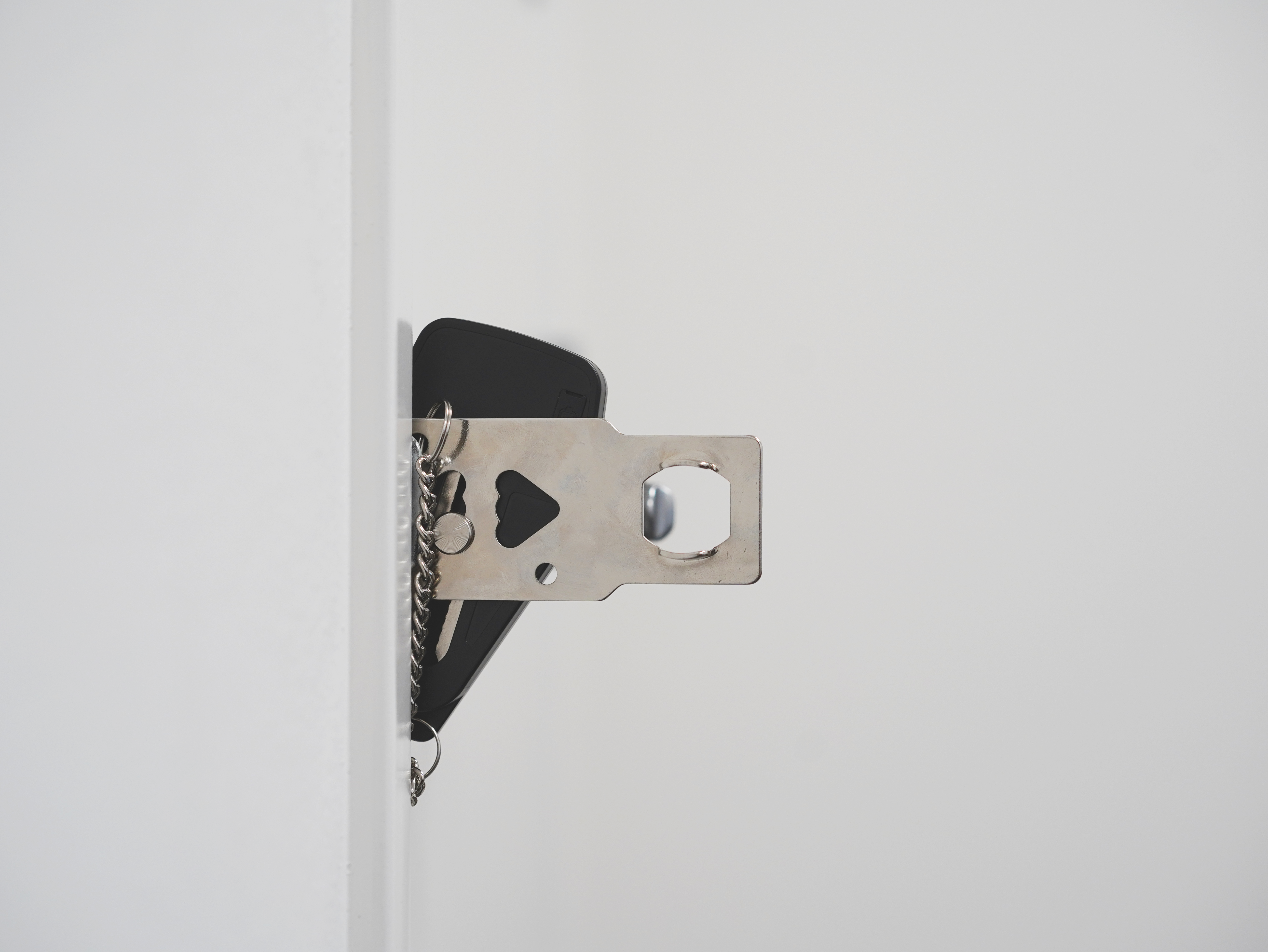 2-in-1 Portable Door Lock with Alarm – Travel Safety, Rechargeable & Adjustable Sensitivity